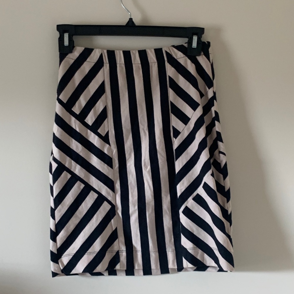 Multi-directional striped midi-skirt